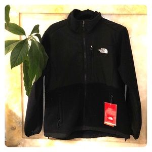 Classic black north face jacket! NWT!!!